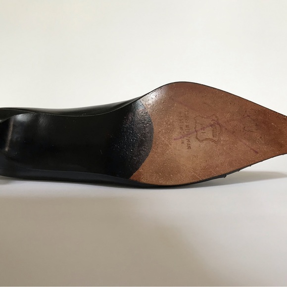 Stuart Weitzman genuine black leather kitten heels 8N excellent condition - Picture 6 of 7